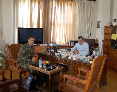 Επίσκεψη Ταξιάρχου 32 ΤΑΞ/ΠΝ στον Δήμο Βόλου